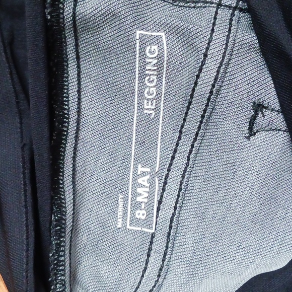 Black Jegging - Picture 2 of 2